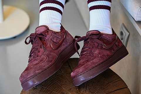 Nike Air Force 1 '07 - color of the season!
